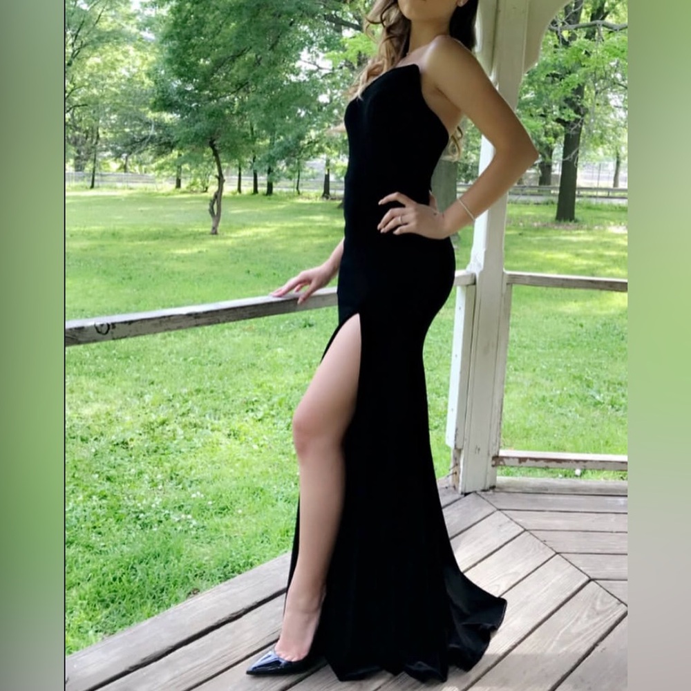Elegant Black Velvet Strapless Gown